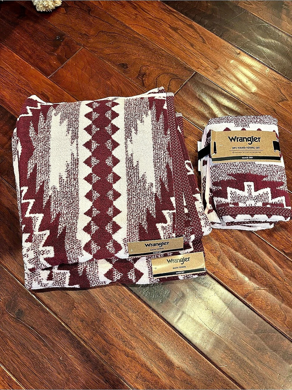 Wrangler Geometric Quick Dry Hand and Bath Towel Set Burgundy & Cream NWT